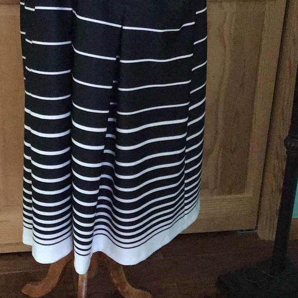 Dress - Picture 2 of 7